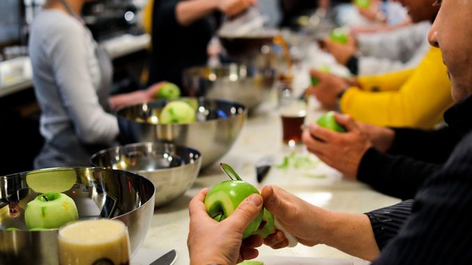 Men joined Holly Ricciardi, owner of Magpie, during a workshop exclusively for men on Jan. 23. | Skyler Burkhart TTN Men joined Holly Ricciardi, owner of Magpie, during a workshop exclusively for men on Jan. 23. | Skyler Burkhart TTN