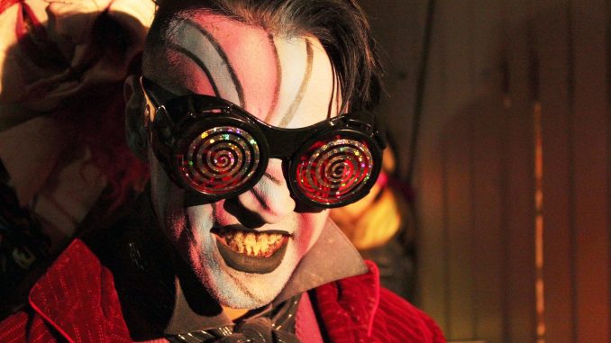 Professional actors and fans of “haunts” develop their own characters to spook customers at attractions like the Fright Factory, located in South Philadelphia. Patrick McCarthy | TTN Professional actors and fans of “haunts” develop their own characters to spook customers at attractions like the Fright Factory, located in South Philadelphia. Patrick McCarthy | TTN