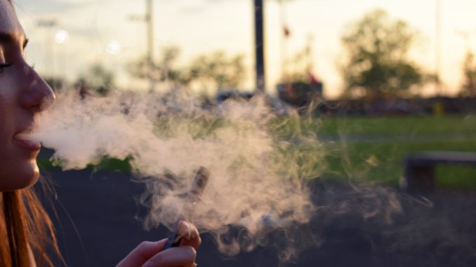 12.3_Features_VapingOnCampus_RyanEnoch-1