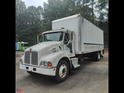 2004 Kenworth T300