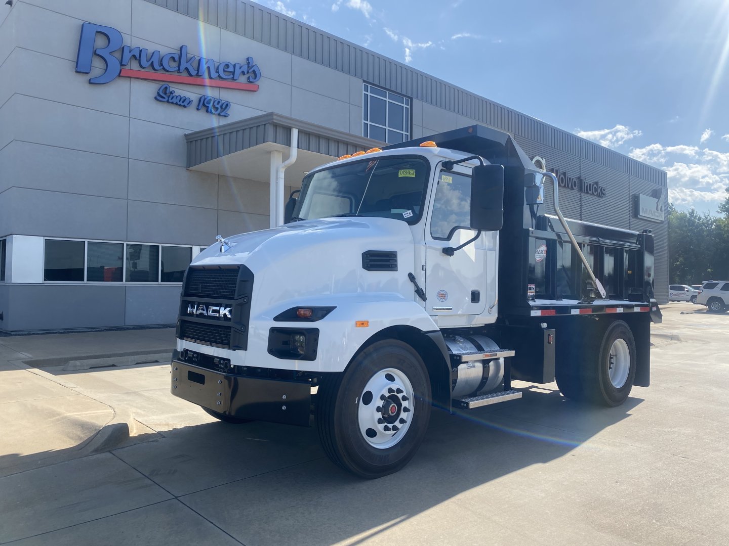 2026 Mack MD64
