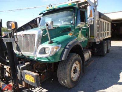 2005 International Work Star 7600 Dump Truck with Plows and Spreader