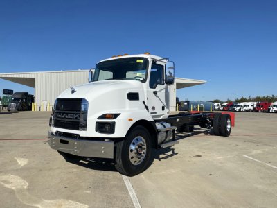 2025 Mack MD64