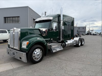2021 Kenworth W990