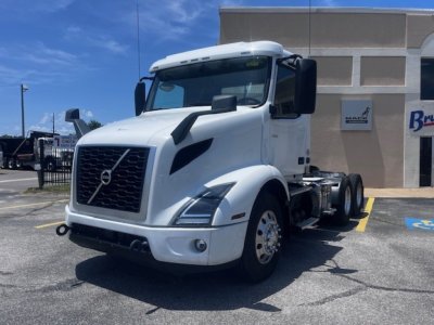 2020 Volvo VNR64T300