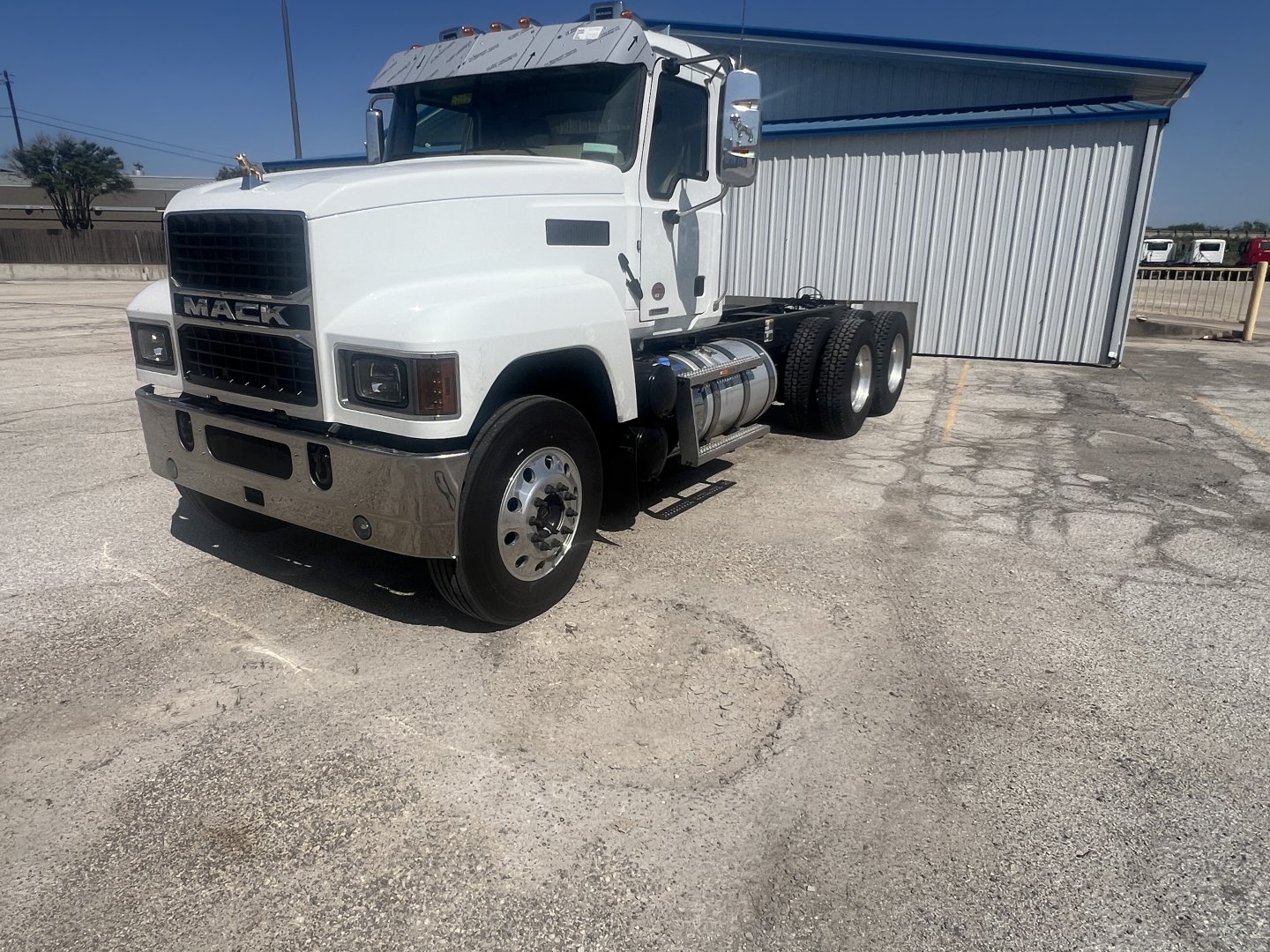 2026 Mack PI64