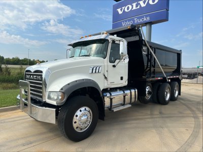 2020 Mack GRANITE