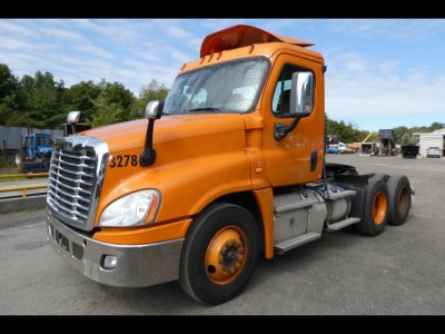 2017 Freightliner CASCADIA 125