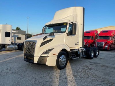 2019 Volvo VNL64T300