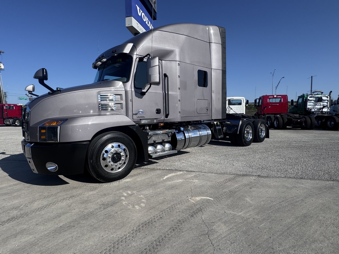 2021 Mack AN64T70