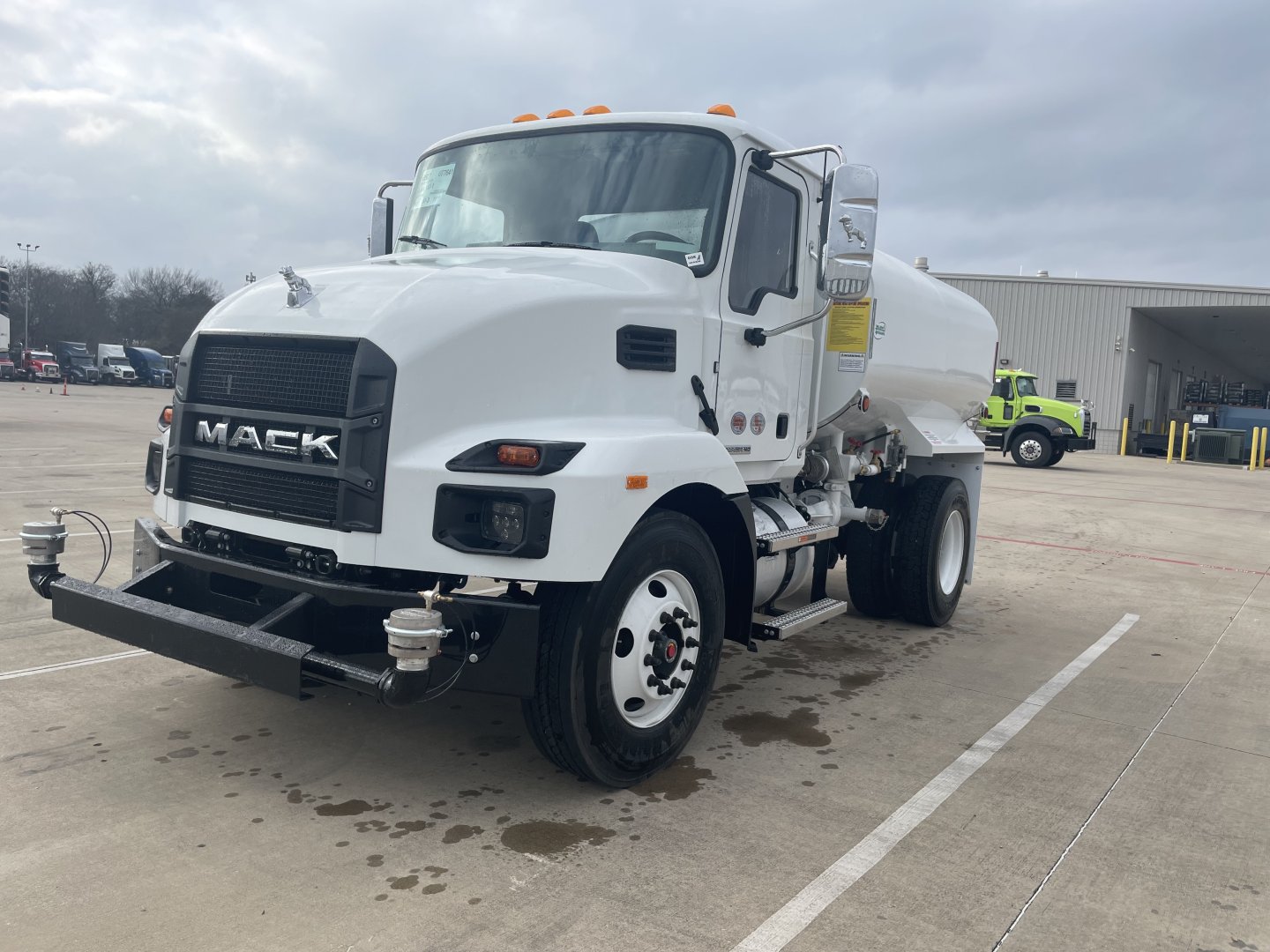 2025 Mack MD74