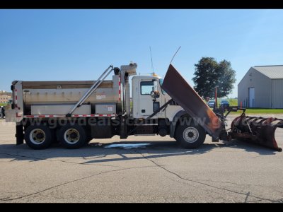 2010 Mack GU713