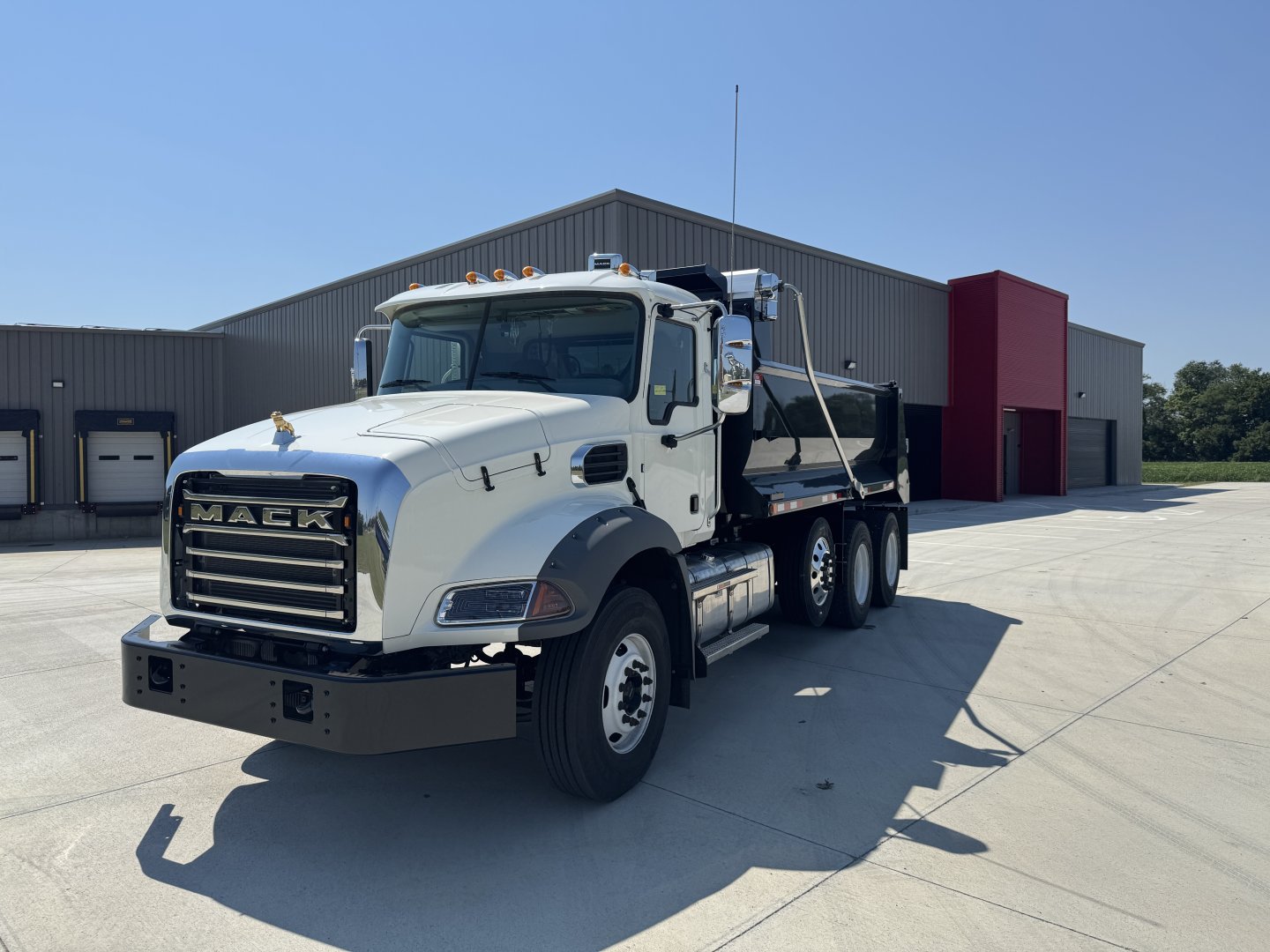 2024 Mack GR84B