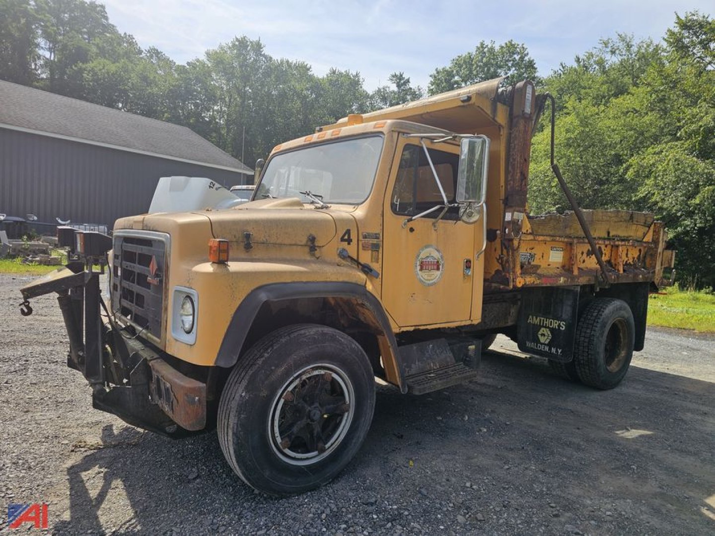 1989 International 1654 Dump Truck with Plow