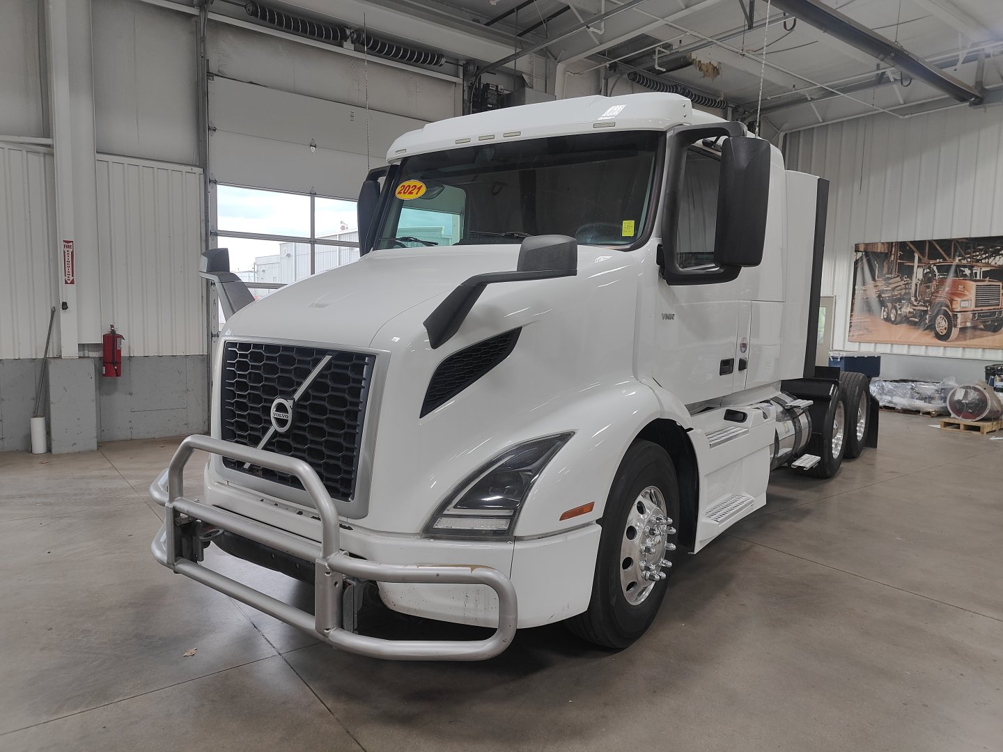 2021 Volvo VNR64T400