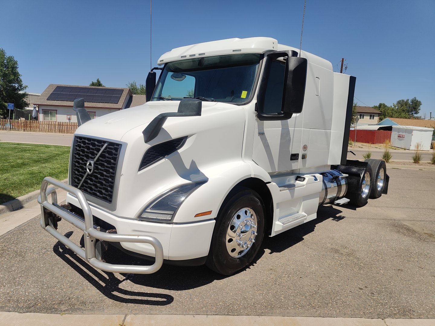 2021 Volvo VNR64T400