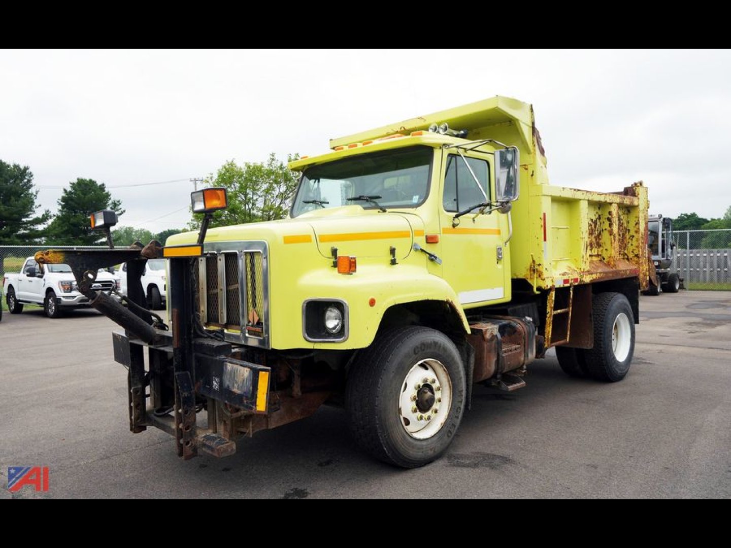 1997 International 2674