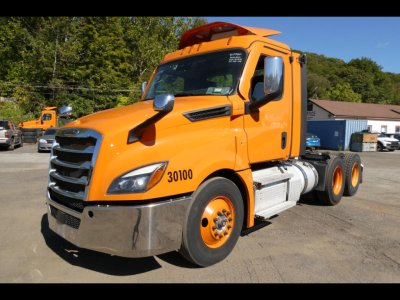 2021 Freightliner CASCADIA 126