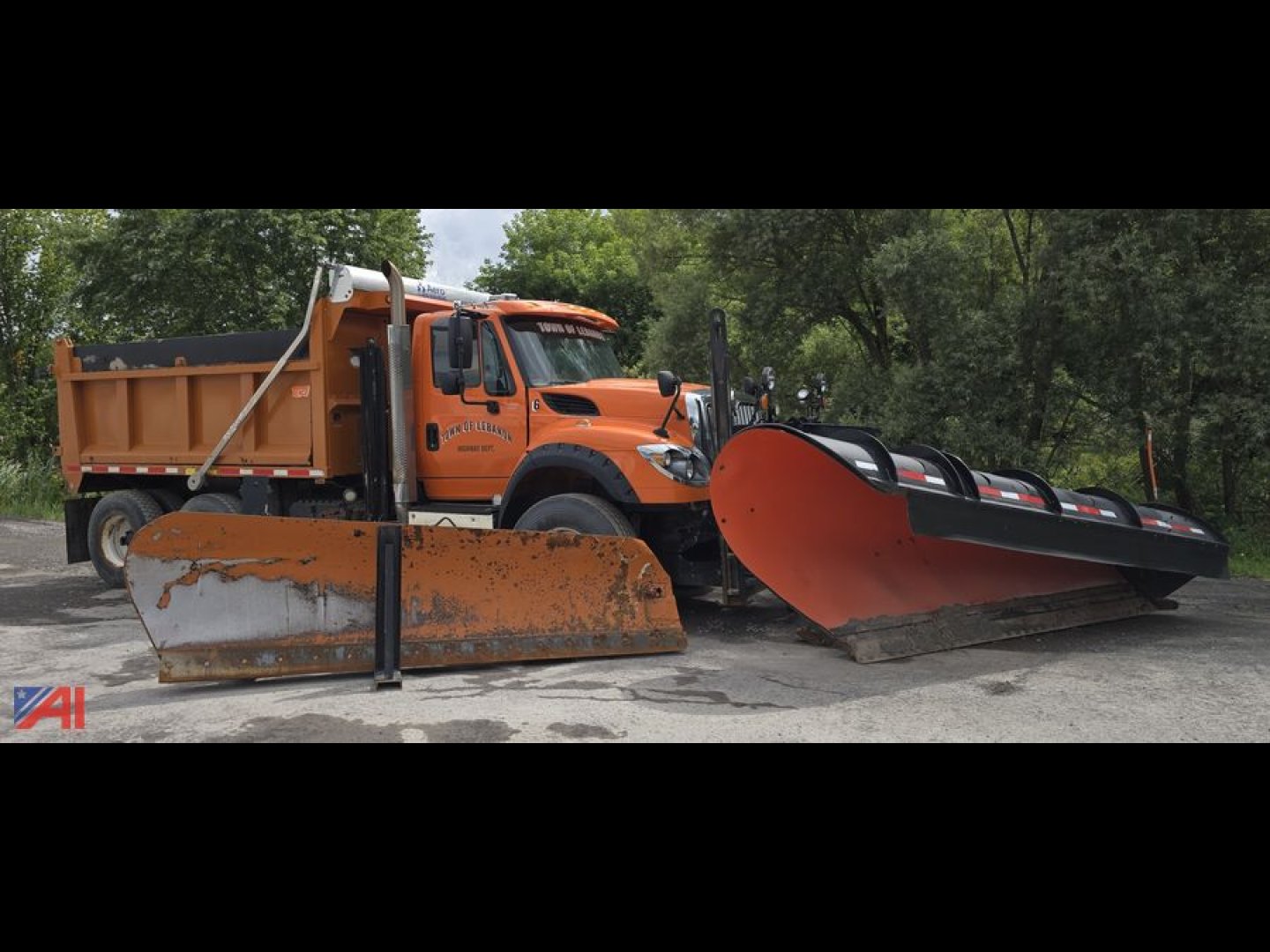 2015 International 7600 with Plows
