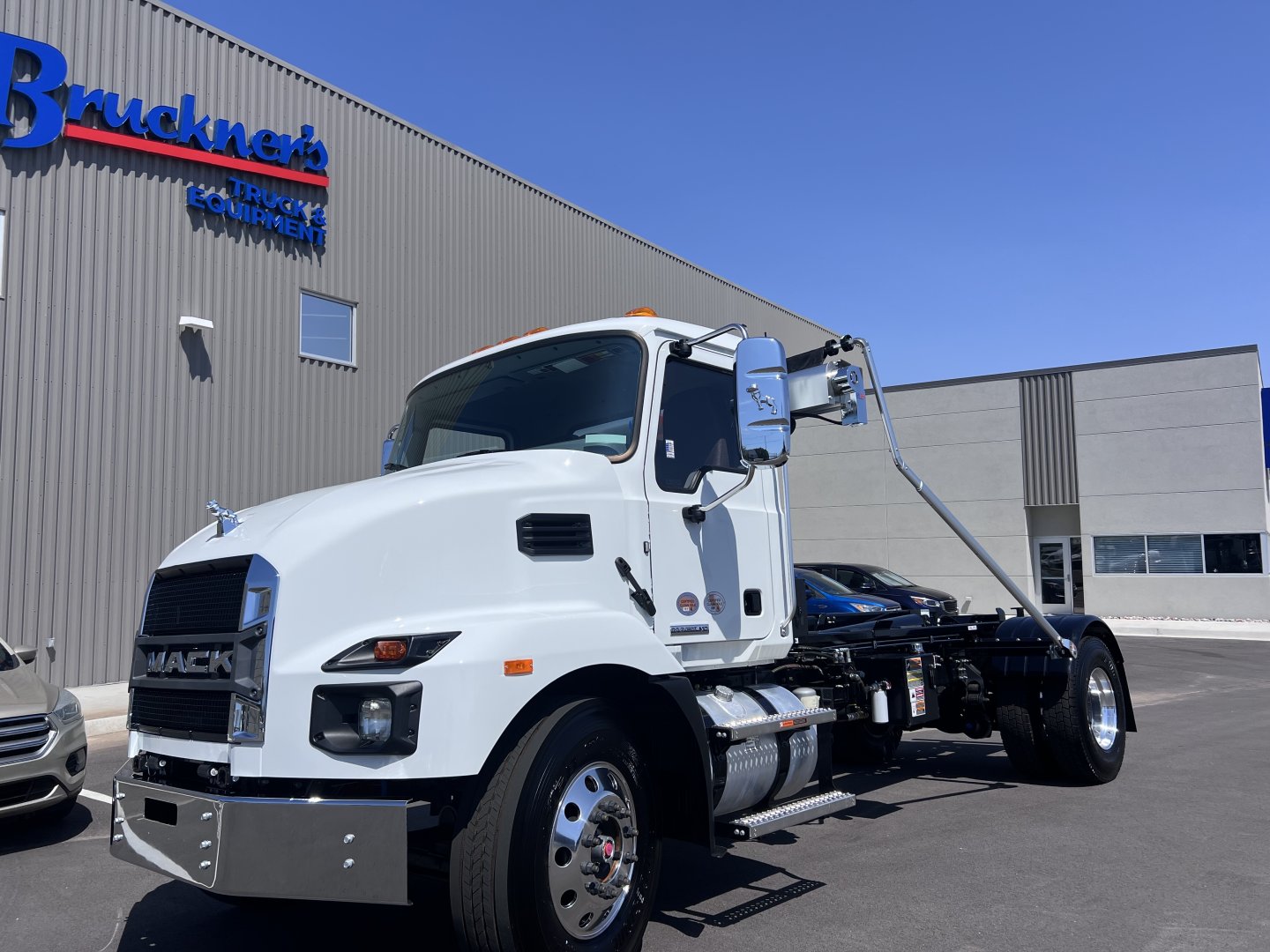 2025 Mack MD74