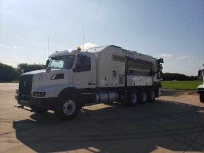 2024 Volvo VHD86B300