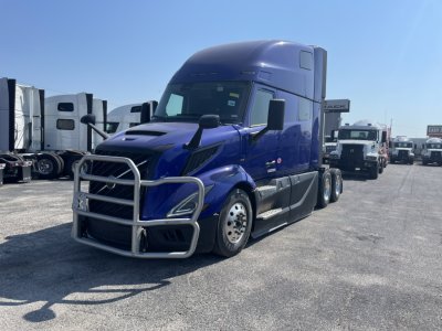 2025 Volvo VNL64T860