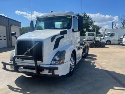 2017 Volvo VNL64T300