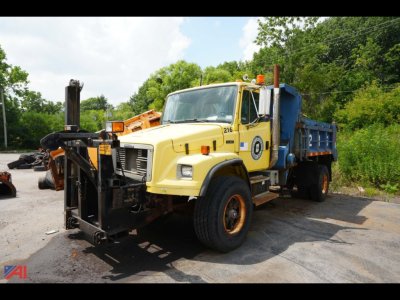 1999 Freightliner FL80