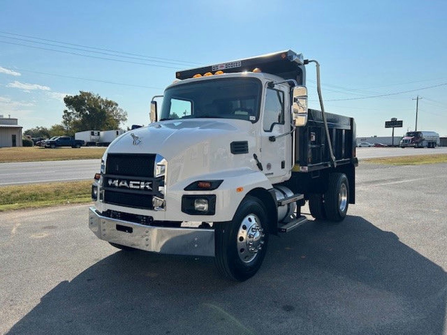 2025 Mack MD74