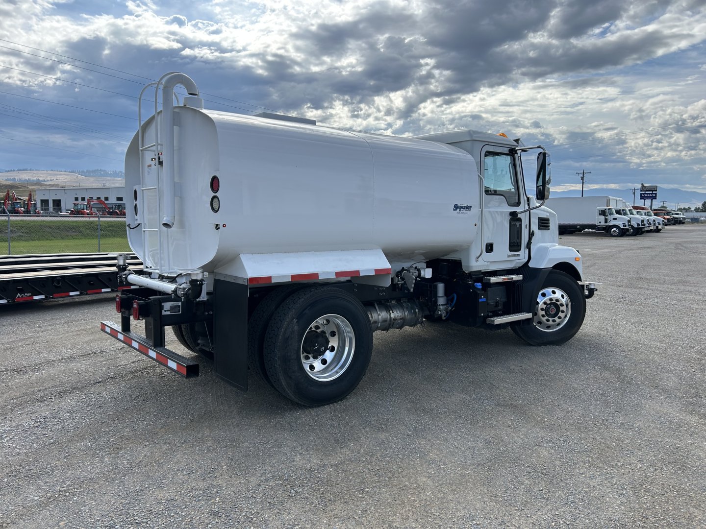 2025 Mack MD74