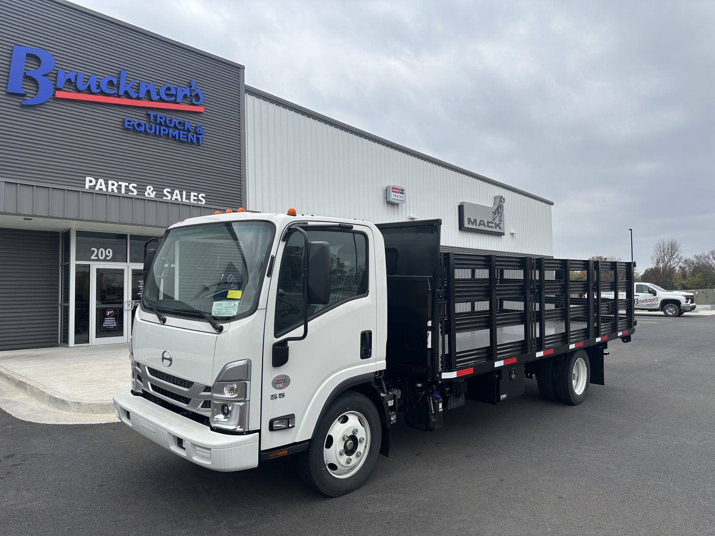 2023 Hino S5
