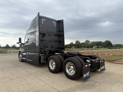 2026 Volvo VNL64T860