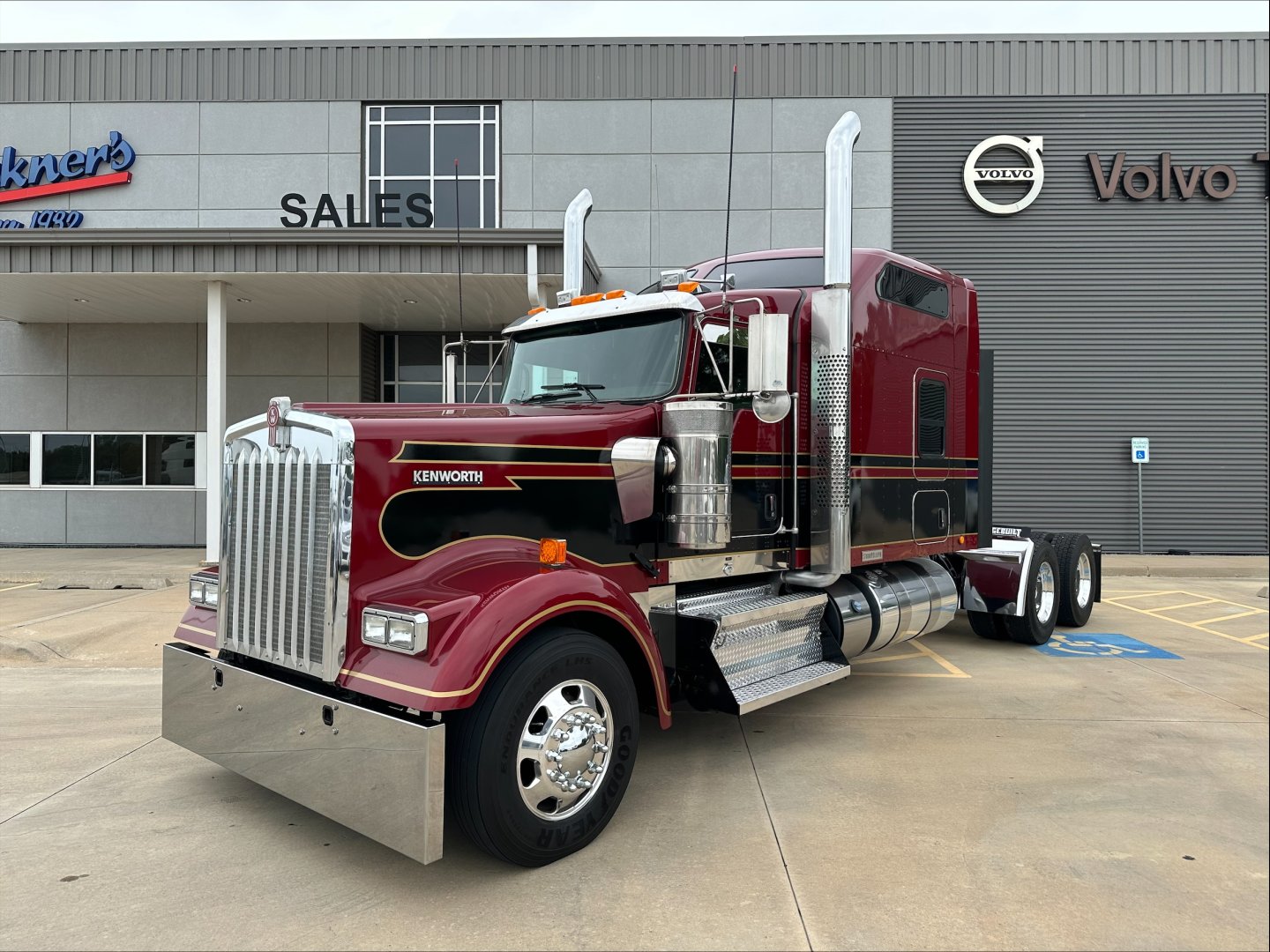 2020 Kenworth W900L