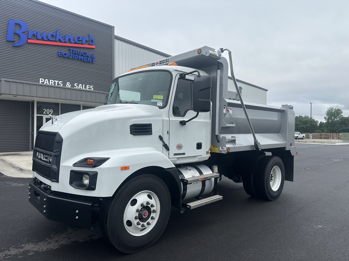 2025 Mack MD74
