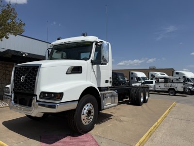2026 Volvo VHD64B300
