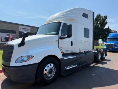 2022 International LT625