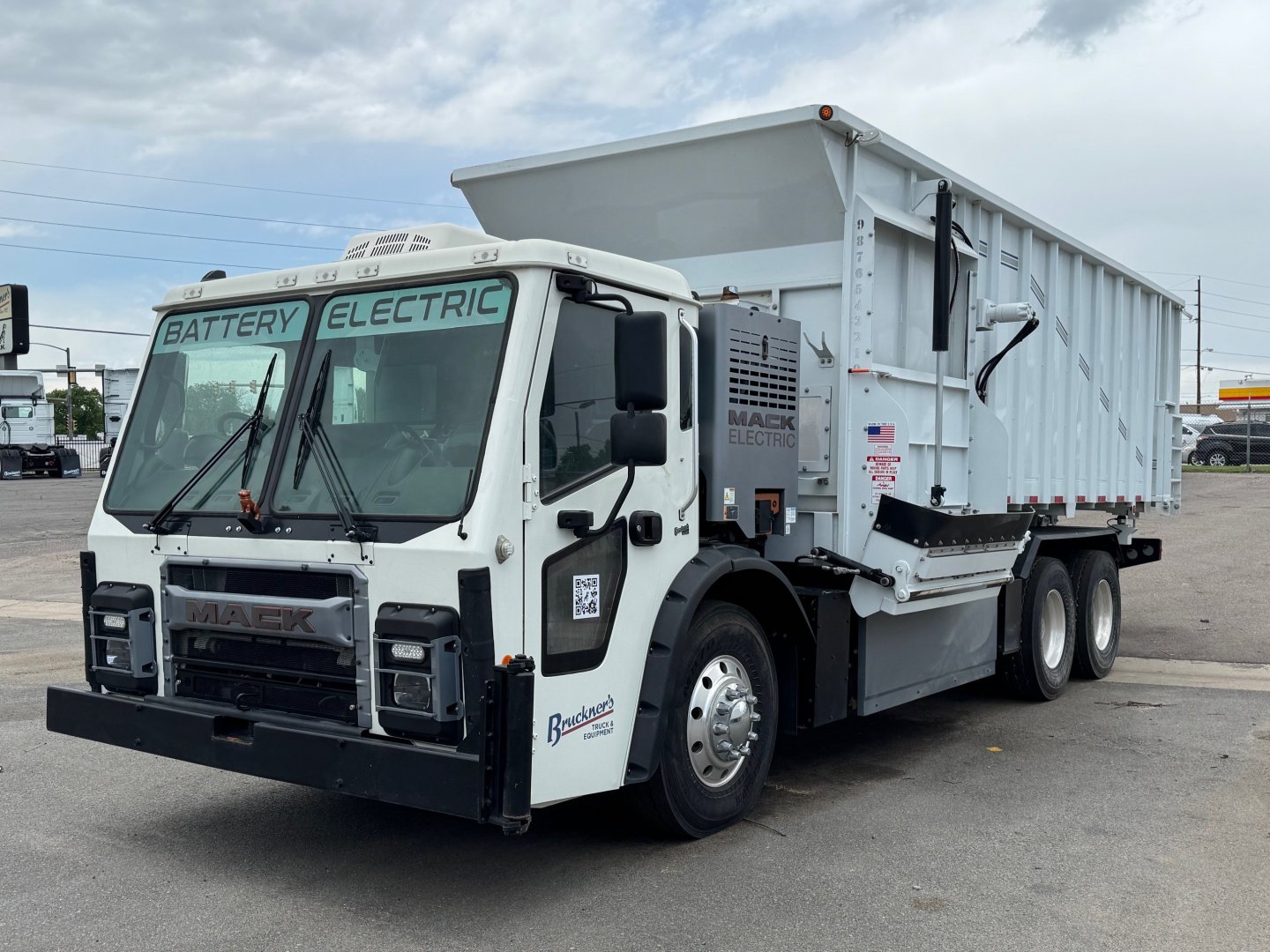 2023 Mack LR64 BE