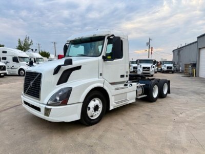 2018 Volvo VNL64T300
