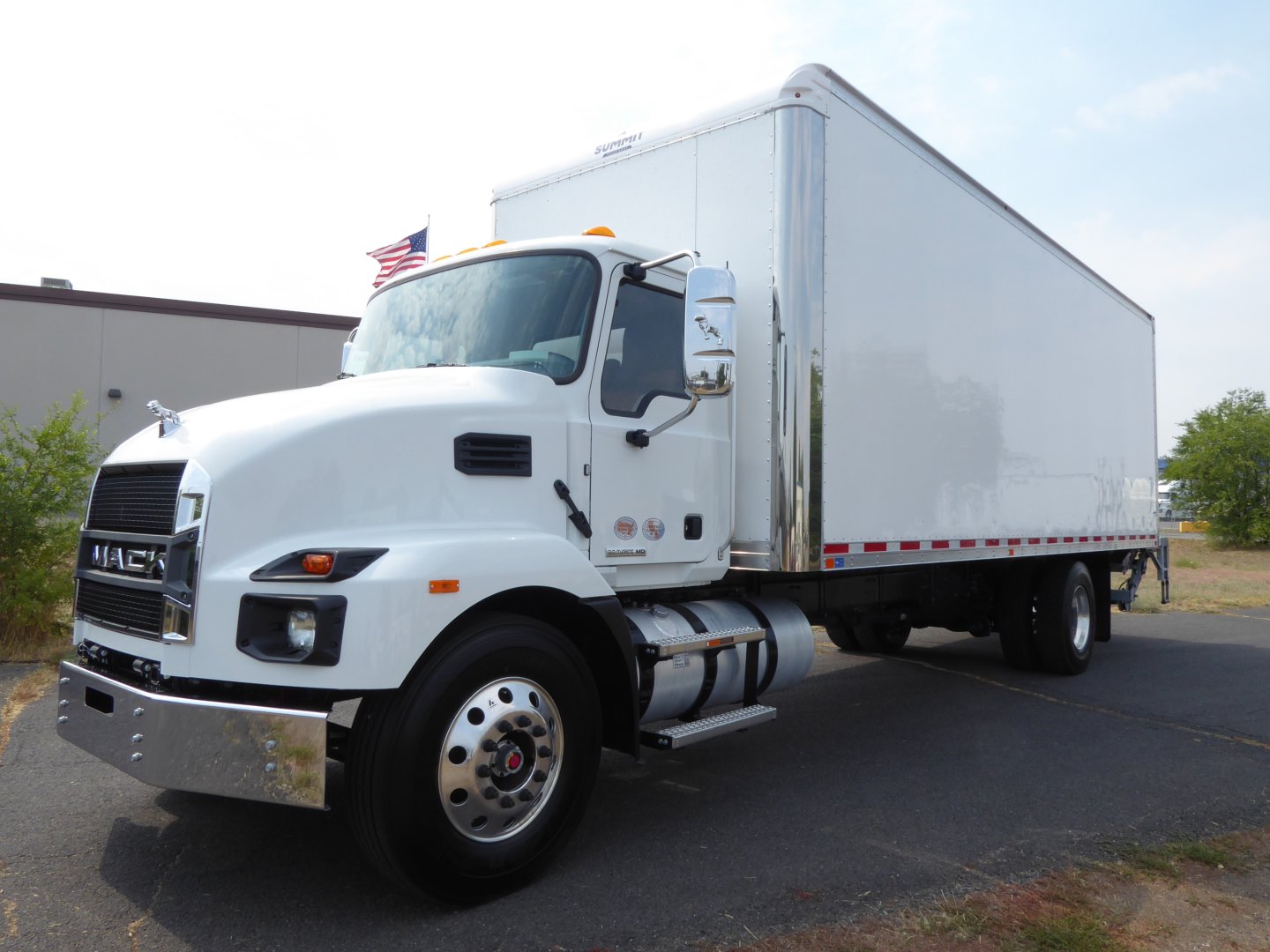 2025 Mack MD64