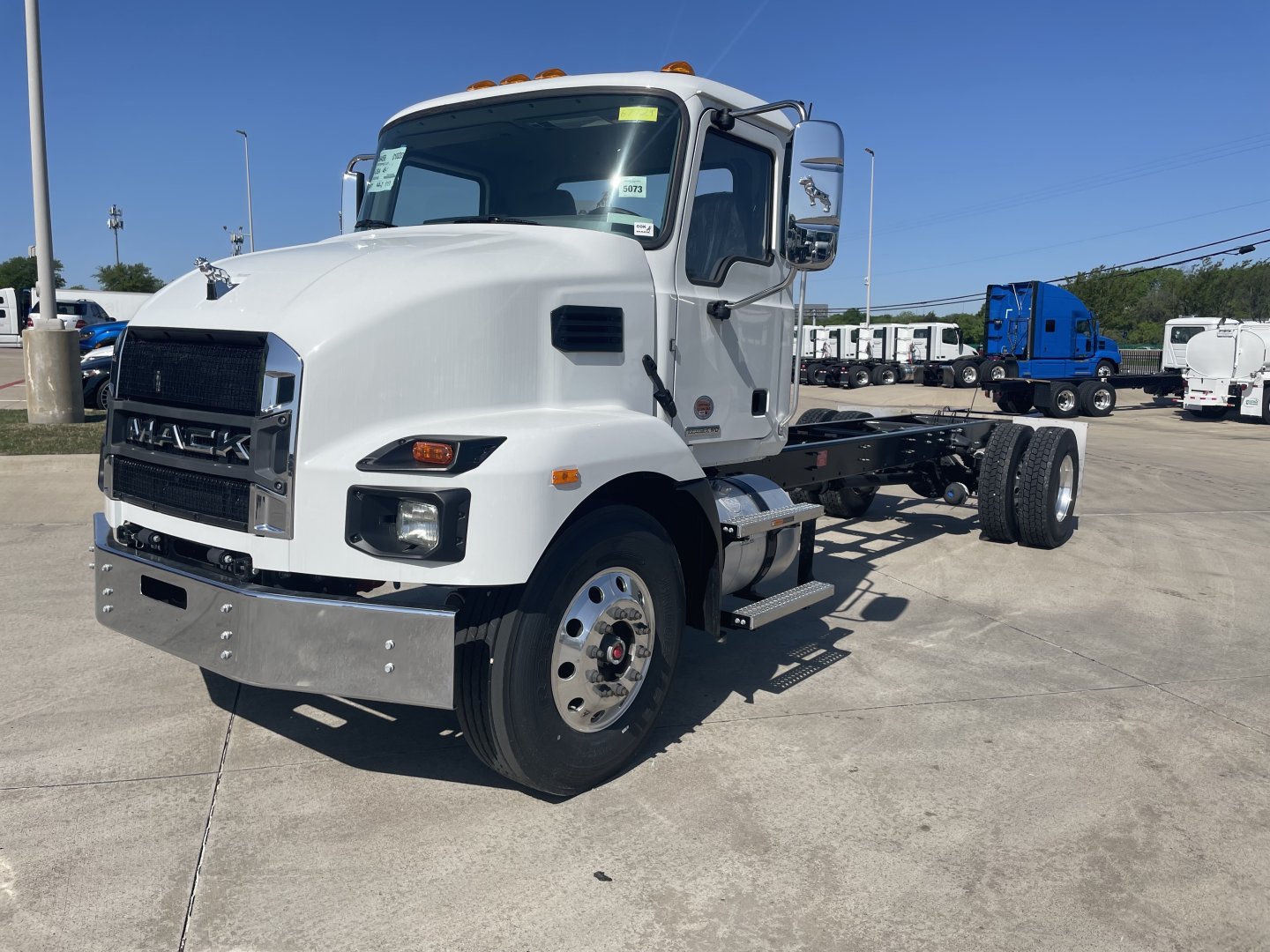 2025 Mack MD64