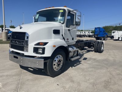 2025 Mack MD64