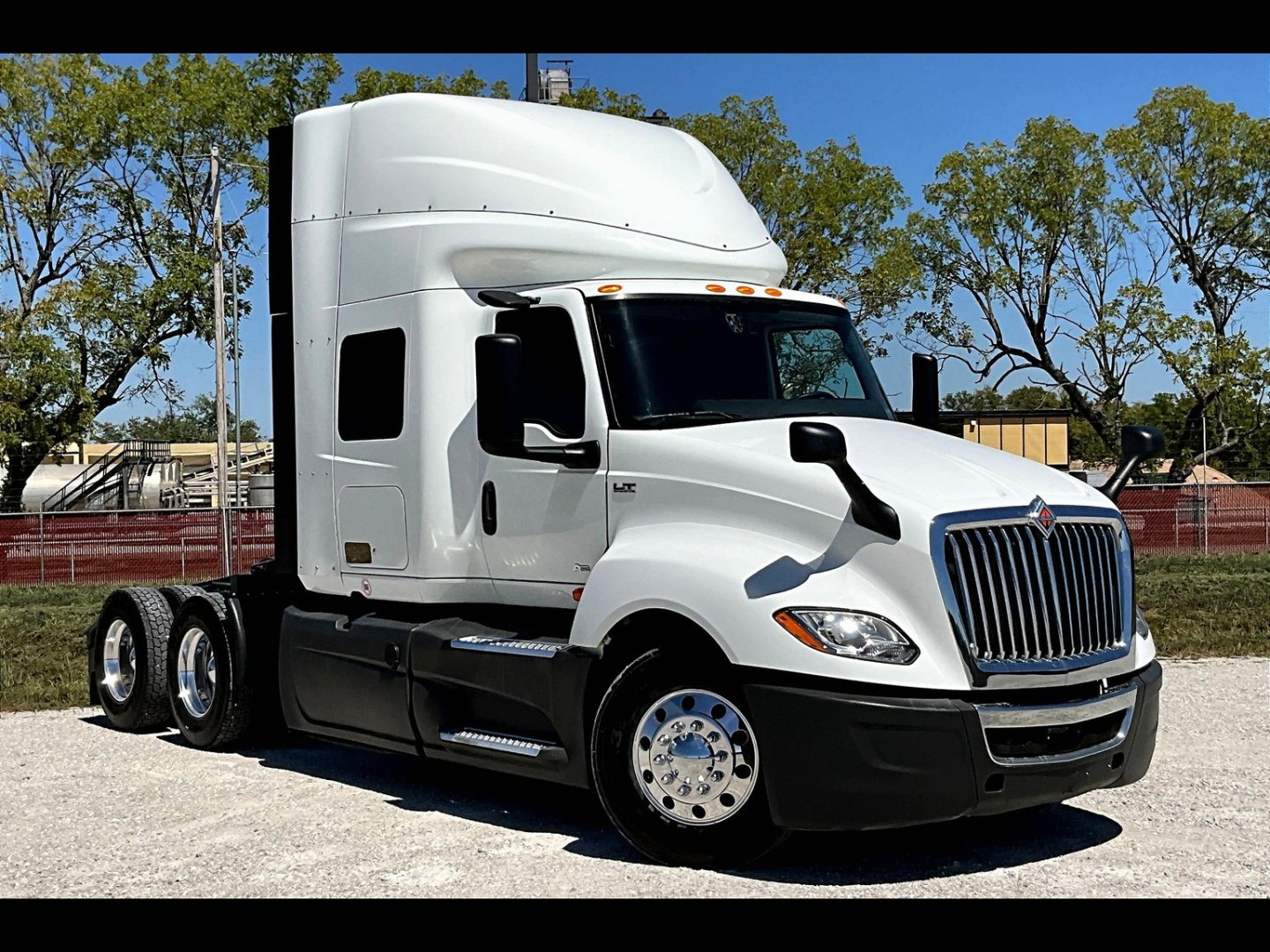 2022 INT LT625 6x4