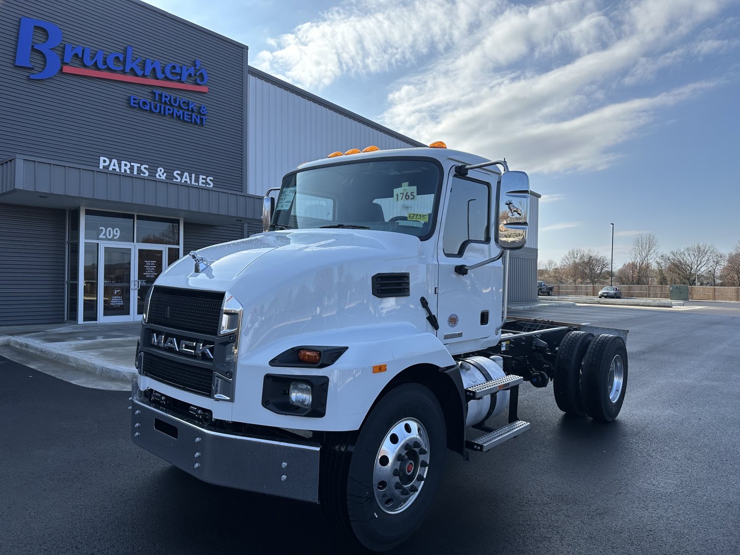 2025 Mack MD74