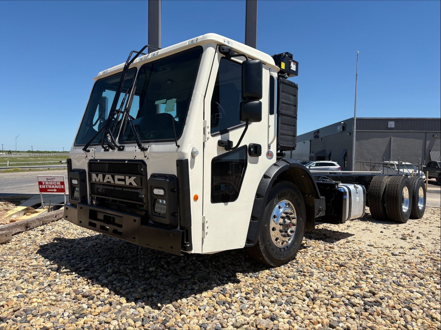 2026 Mack LR64