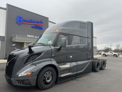 2025 Volvo VNL64T860