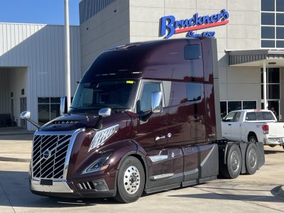 2025 Volvo VNL64T860