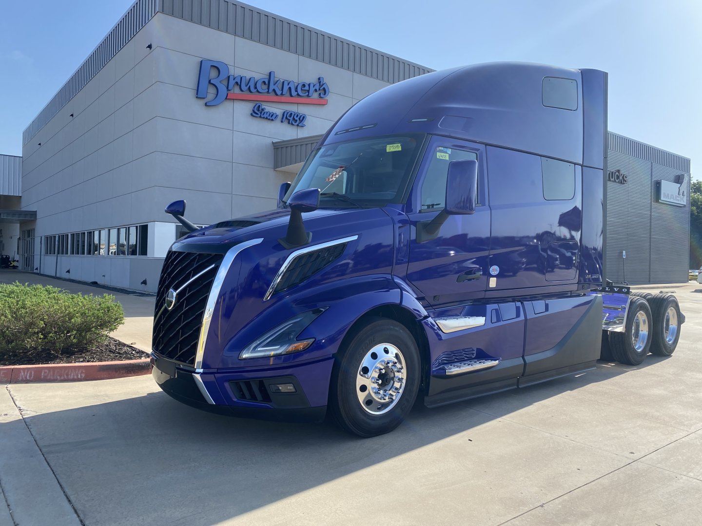 2026 Volvo VNL64T860