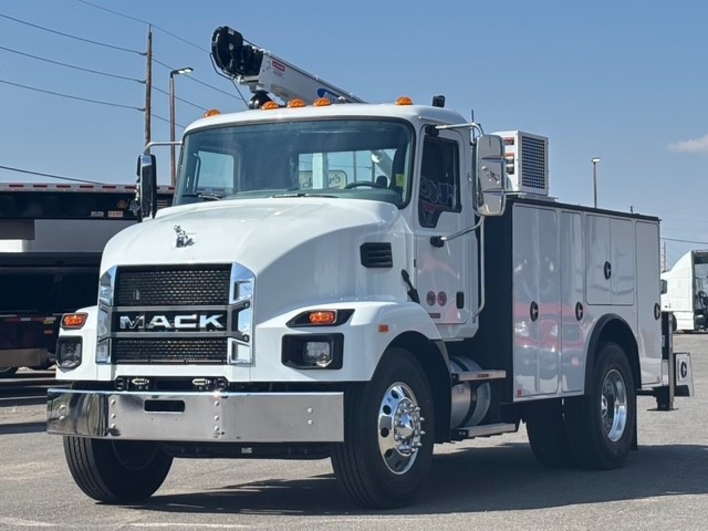 2025 Mack MD64