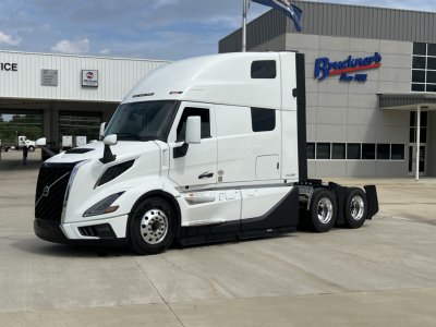 2025 Volvo VNL64T860