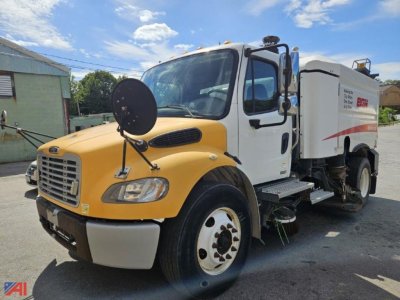 2011 Freightliner M2